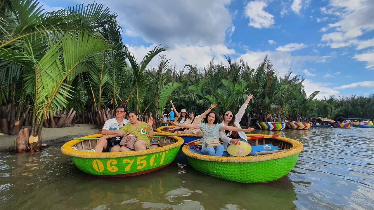 hoi an basket boat great moments